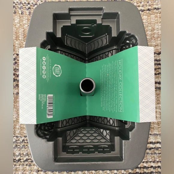 NEW Nordic Ware Bundt Gingerbread House Cake Pan Mold - Heavy Cast Aluminum - Picture 5 of 6